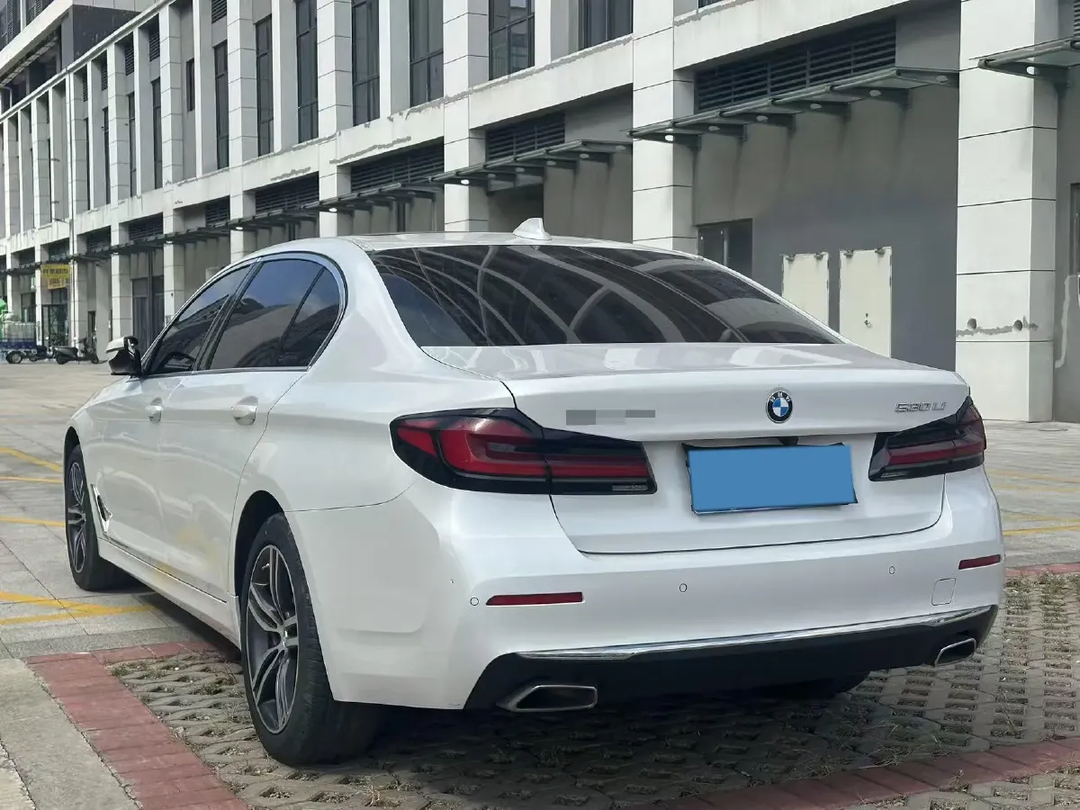 2022 BMW 5 Series 2.0T 252HP L4 8AT,autocango,china used car exporter,china ev exporter,chinese used car exporter,chinese used ev exporter