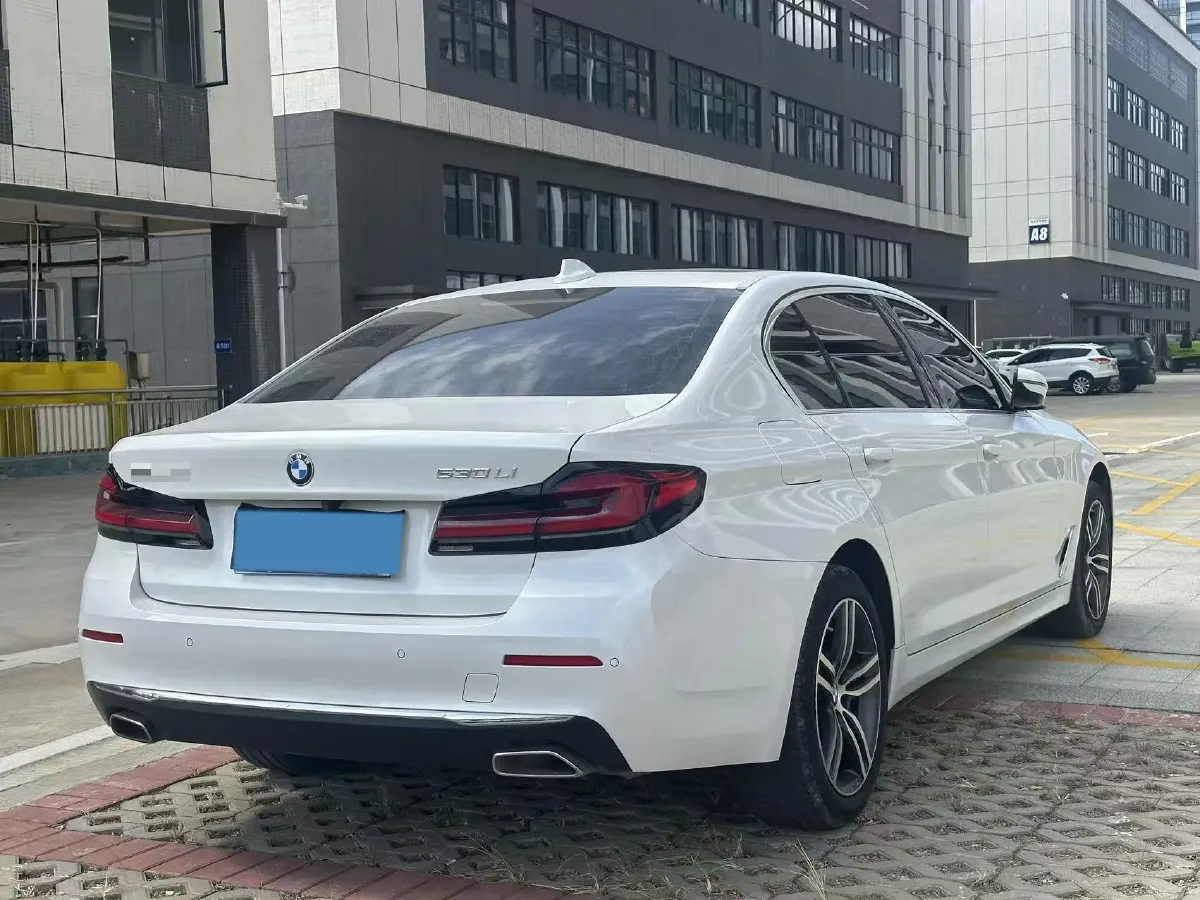 2022 BMW 5 Series 2.0T 252HP L4 8AT,autocango,china used car exporter,china ev exporter,chinese used car exporter,chinese used ev exporter