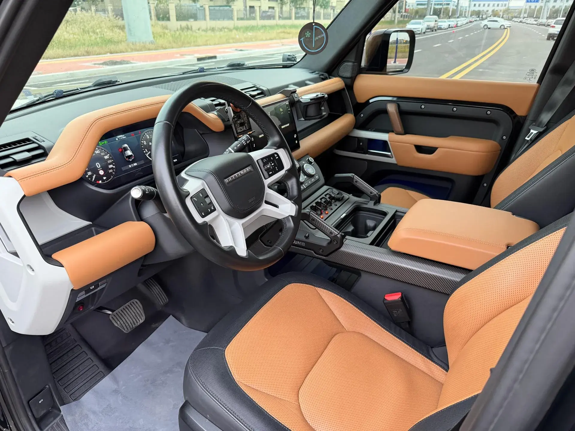 2022 LAND ROVER thumbnail 4