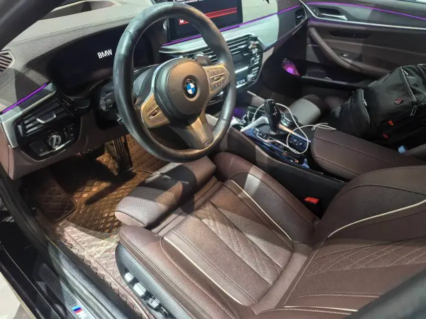 2023 BMW 5 thumbnail 2