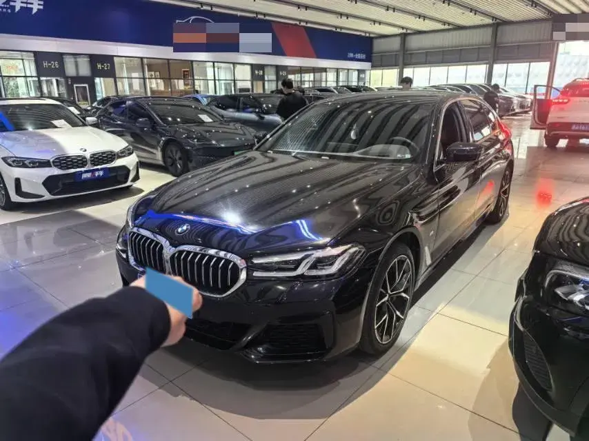 2023 BMW 5 Series 2.0T 245HP L4 8AT