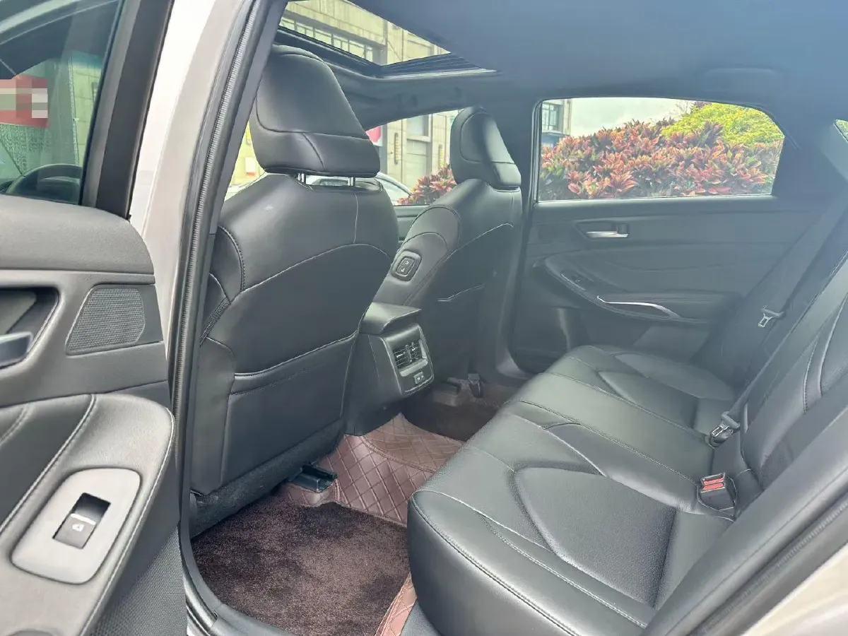 2023 Toyota Avalon 2.0L 177HP L4 CVT,autocango,china used car exporter,china ev exporter,chinese used car exporter,chinese used ev exporter