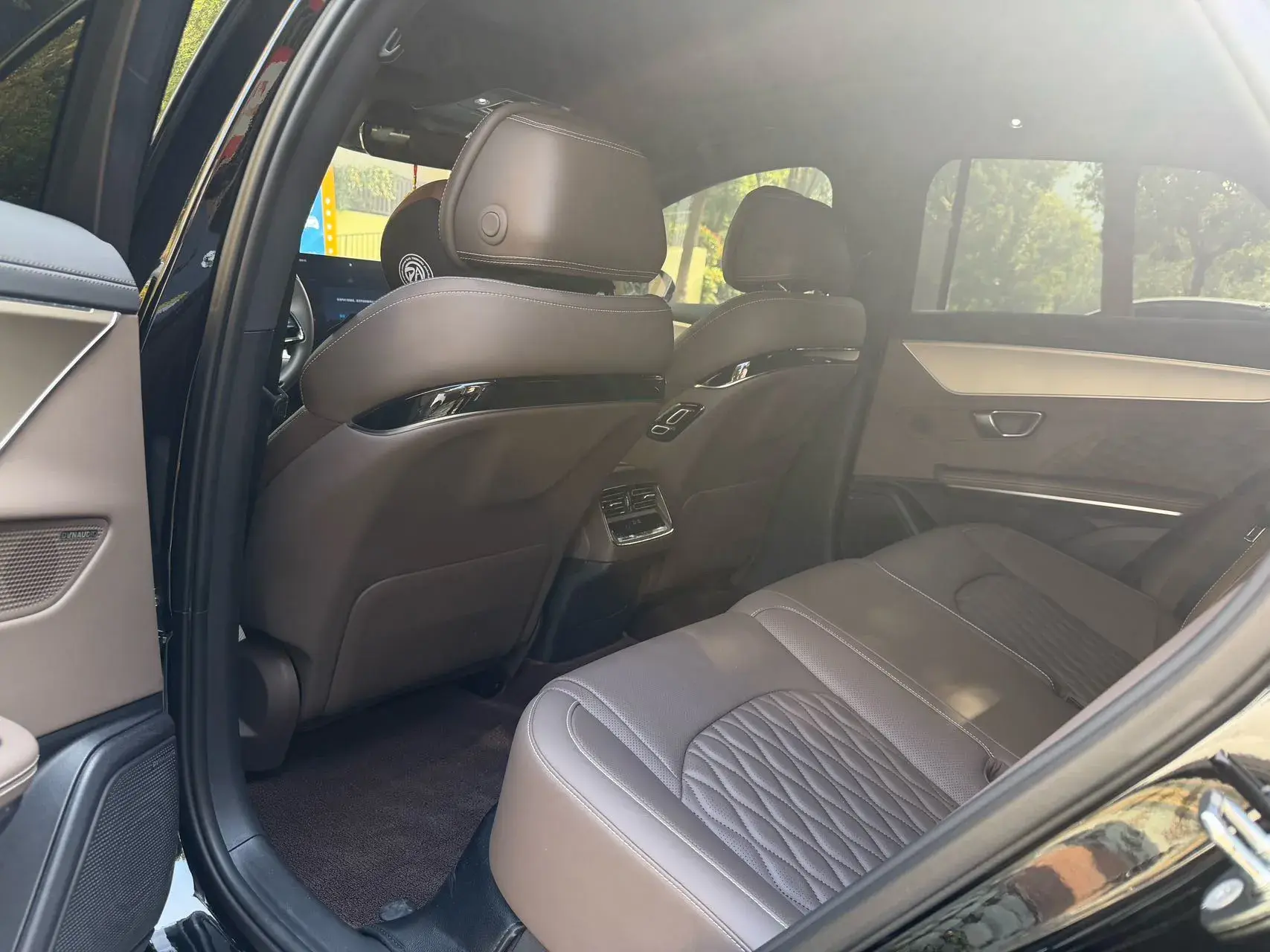 2023 BYD HAN thumbnail 4