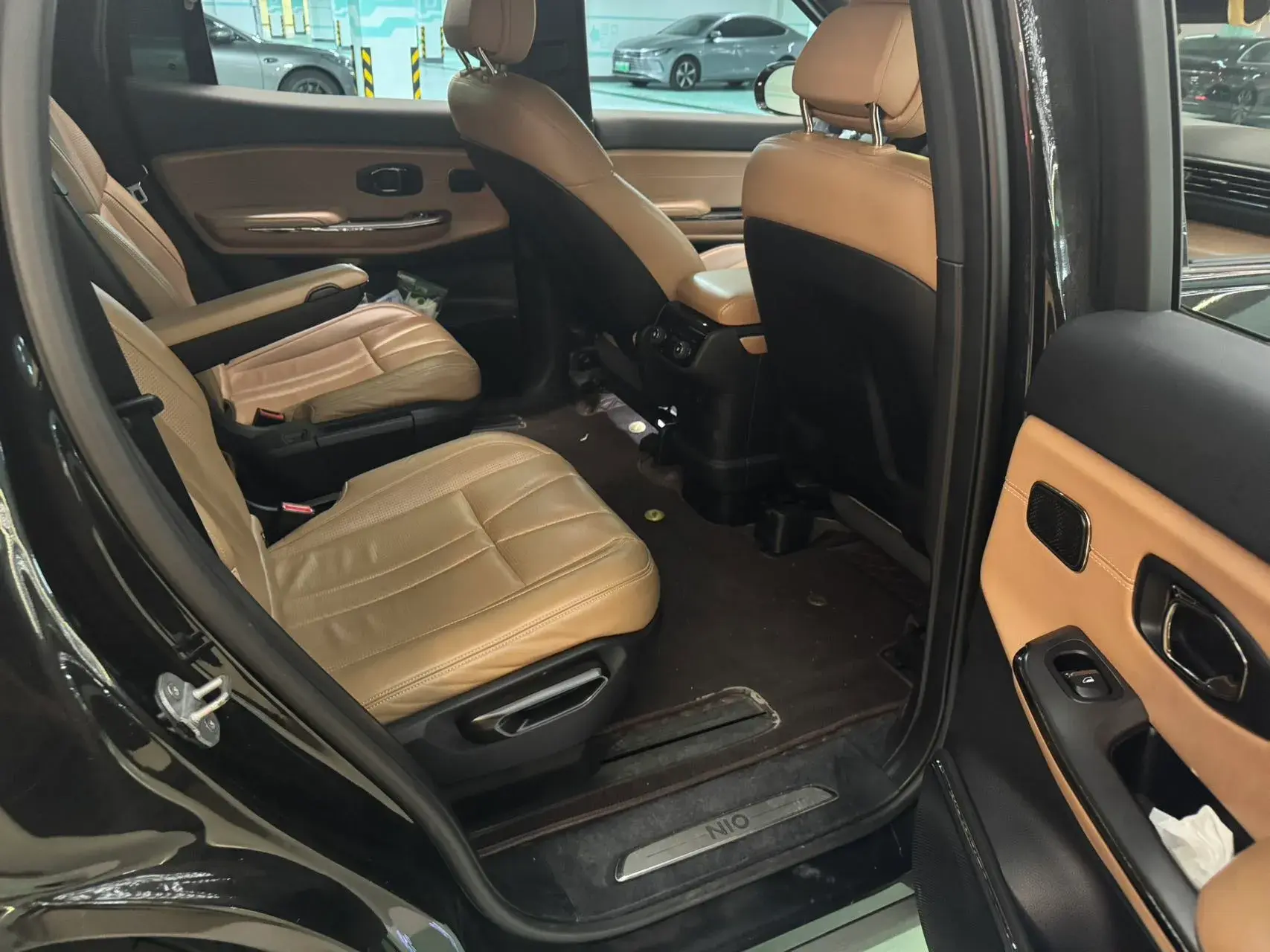 2020 NIO ES8 thumbnail 4