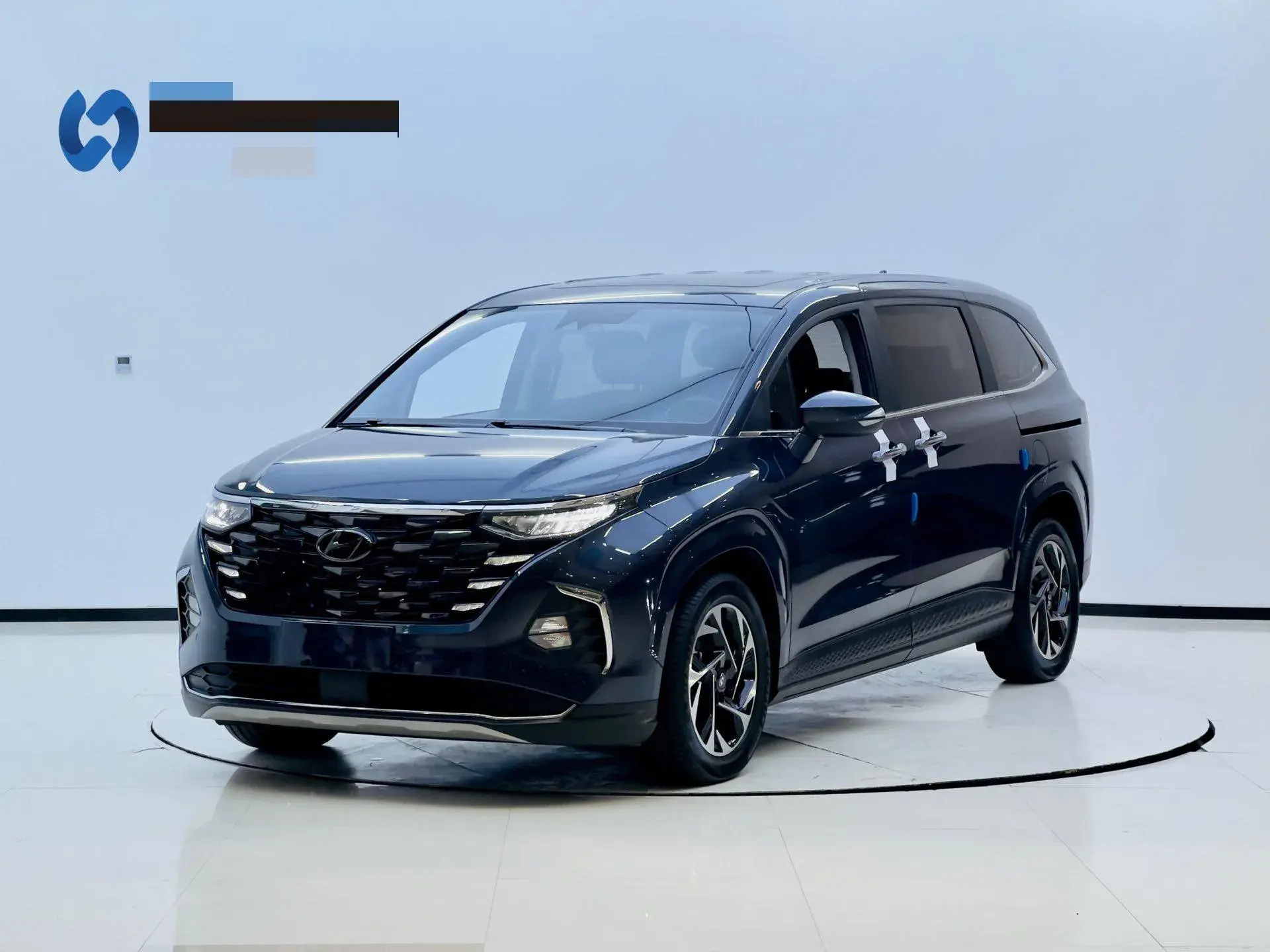 2022 HYUNDAI CUSTO view 1