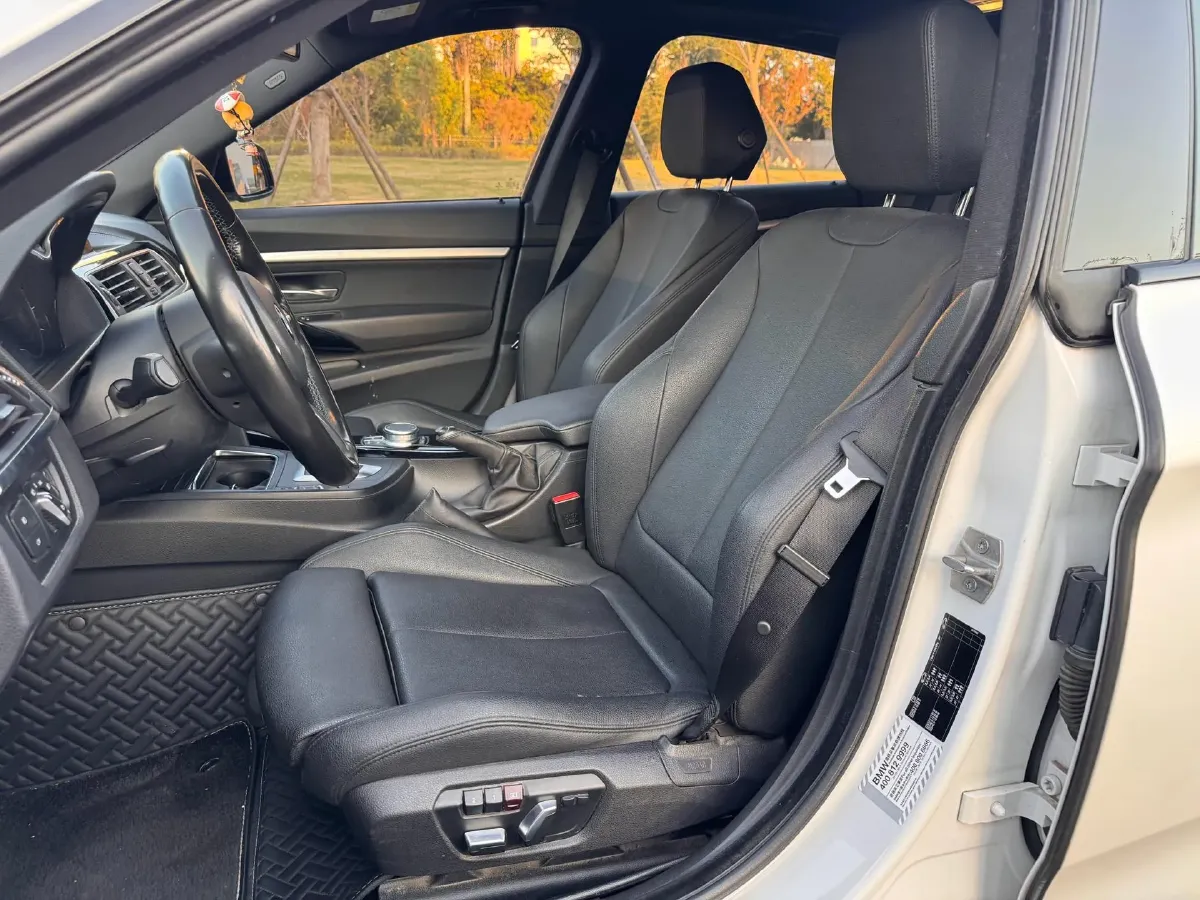 2020 BMW 3 Series GT 2.0T 184HP L4 8AT,autocango,china used car exporter,china ev exporter,chinese used car exporter,chinese used ev exporter