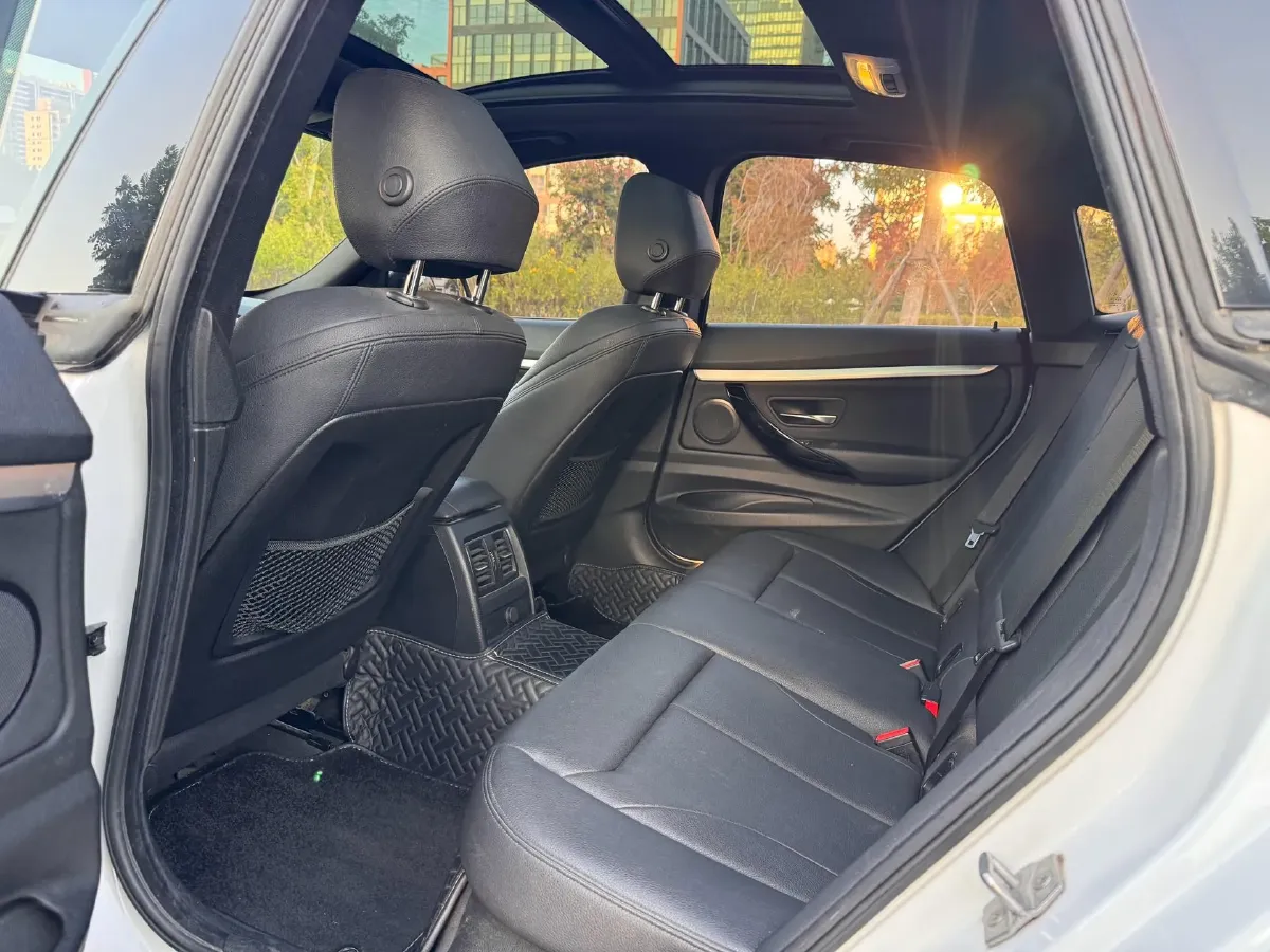 2020 BMW 3 Series GT 2.0T 184HP L4 8AT,autocango,china used car exporter,china ev exporter,chinese used car exporter,chinese used ev exporter