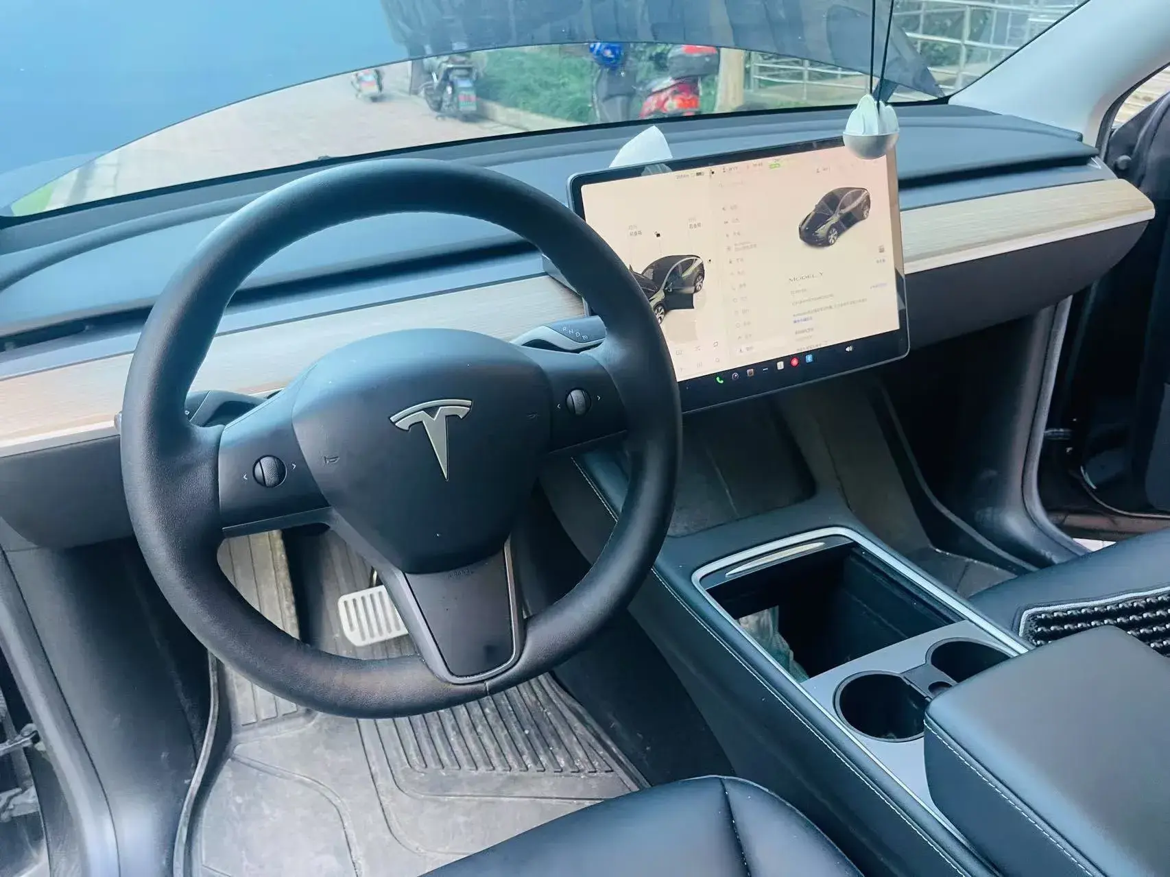 2022 TESLA MODEL thumbnail 4