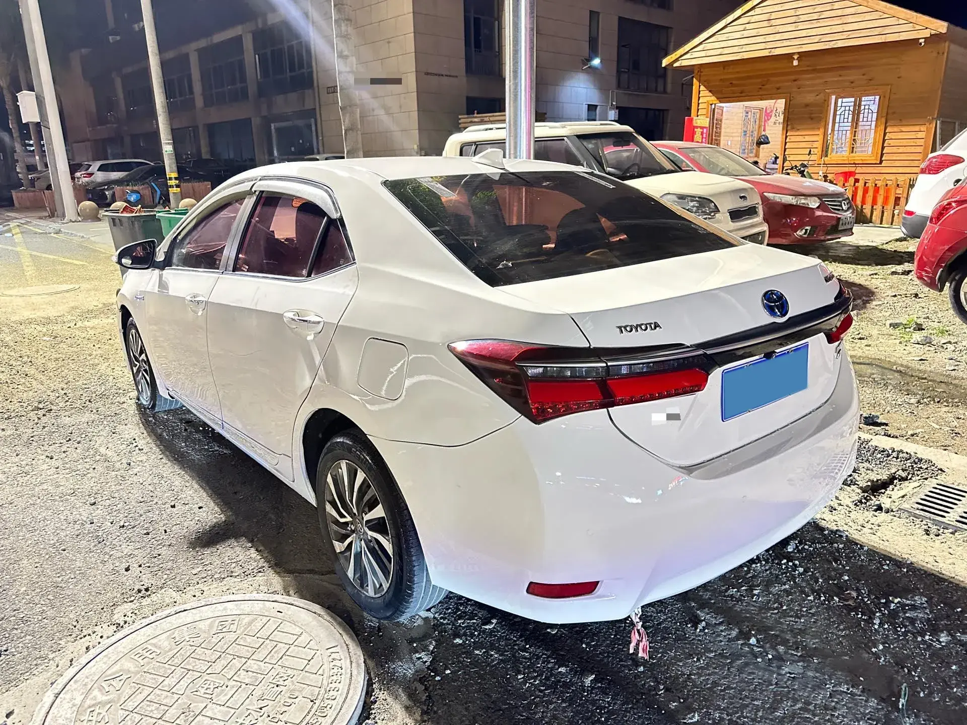 2018 TOYOTA COROLLA thumbnail 3