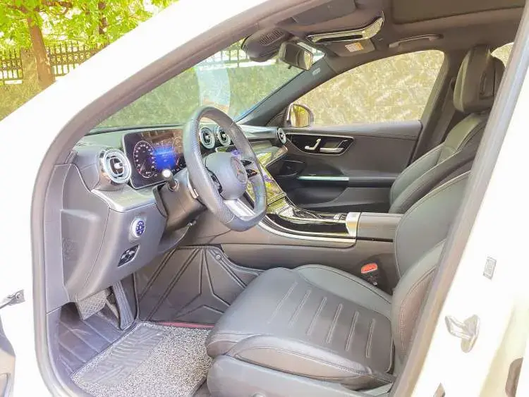 2025 MERCEDES-BENZ C thumbnail 3