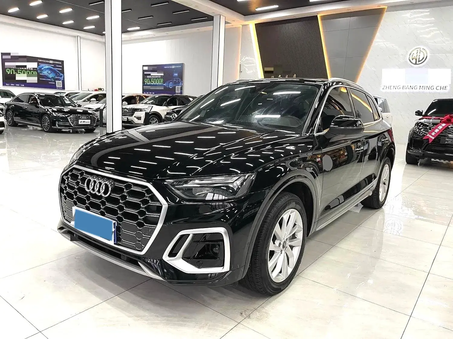 2021 AUDI Q5L view 1