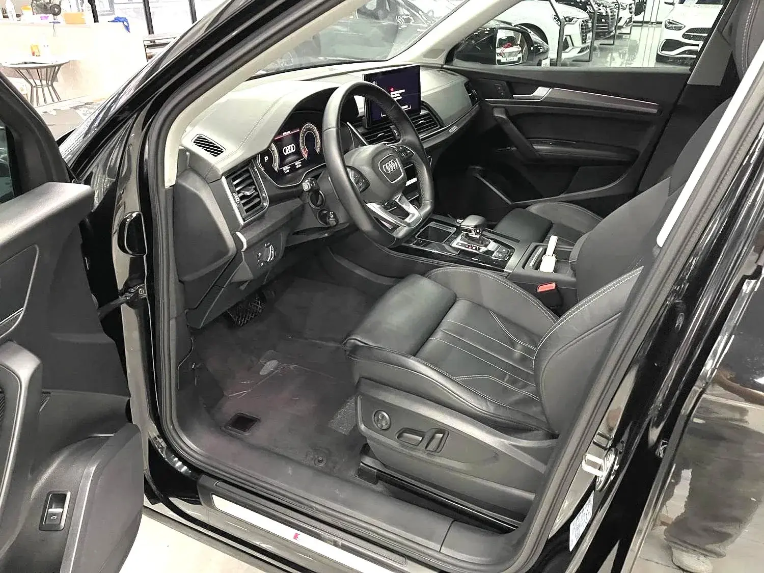 2021 AUDI Q5L thumbnail 4