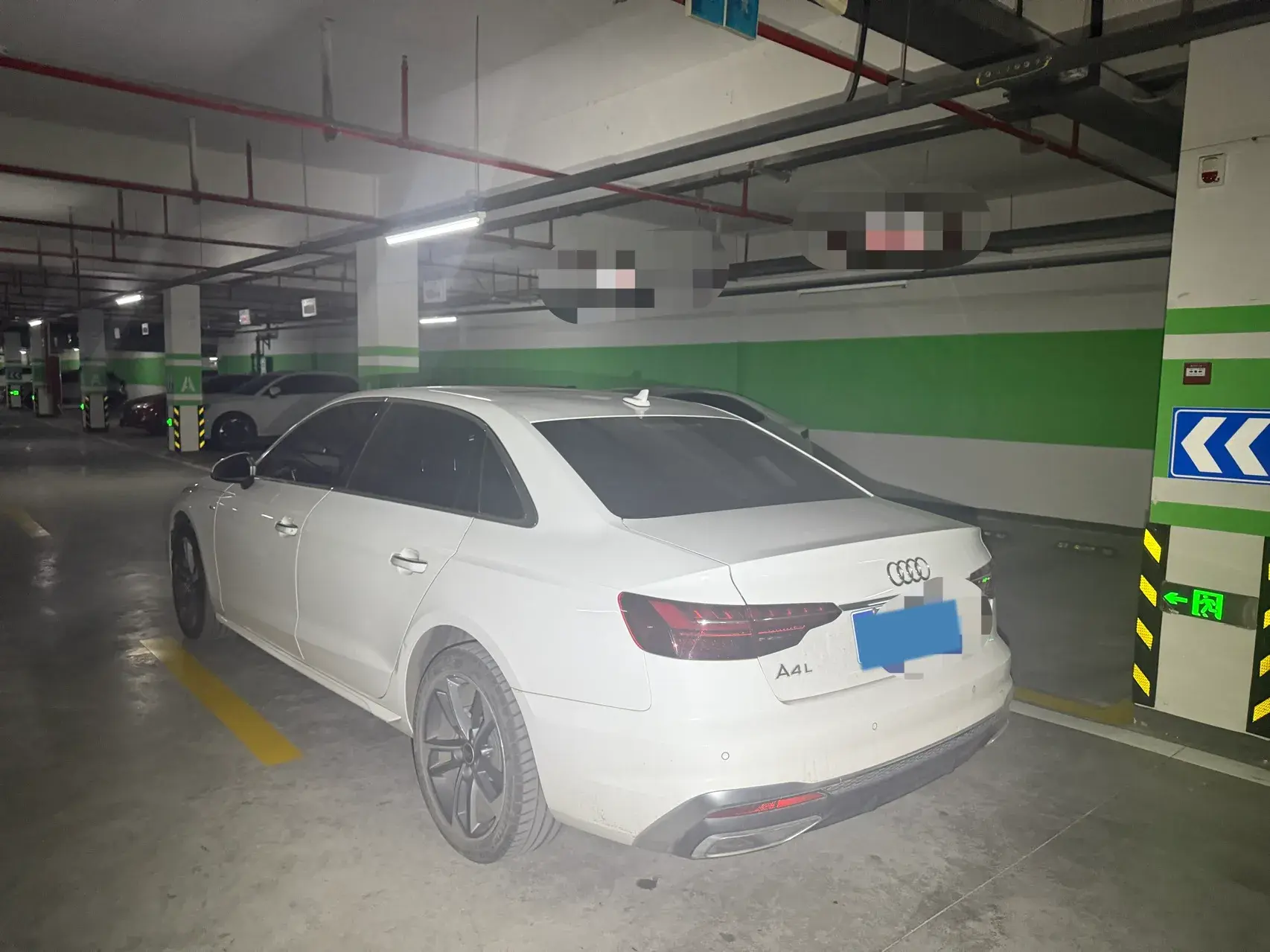 2022 AUDI A4L thumbnail 4