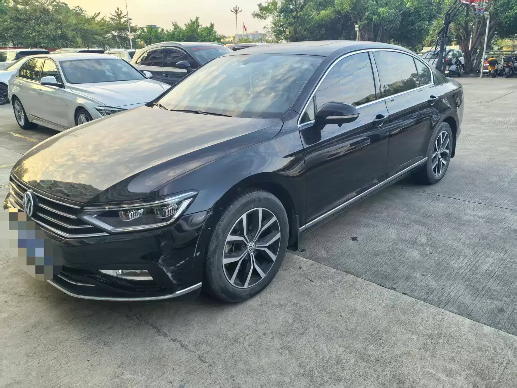 2020 VOLKSWAGEN MAGOTAN view 1