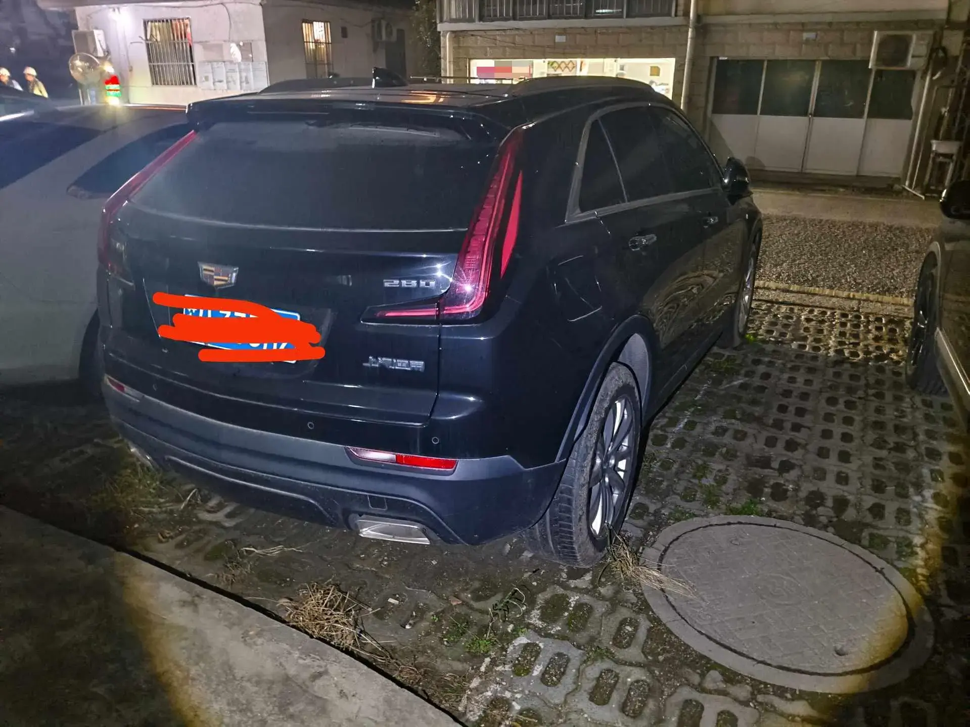 2021 CADILLAC XT4 thumbnail 4