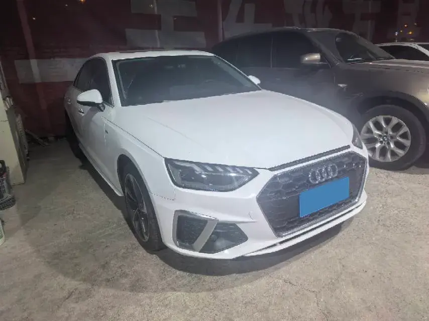 2023 AUDI A4L thumbnail 3