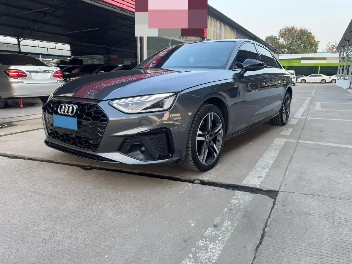 2022 Audi A4L 2.0T 190HP L4 7DCT