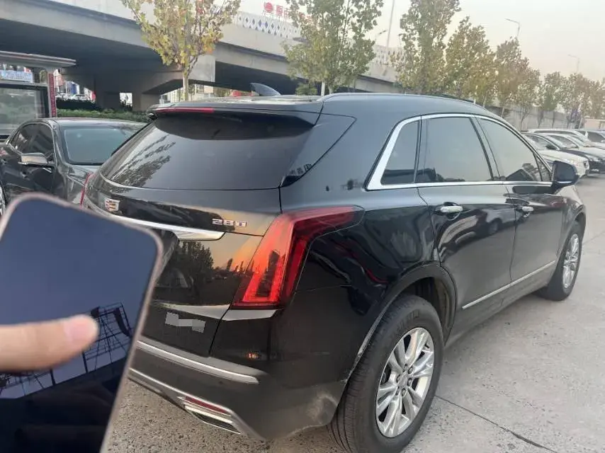 2022 CADILLAC XT5 thumbnail 3