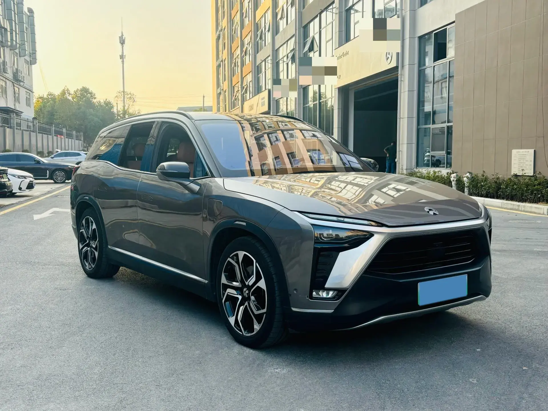 2020 NIO ES8 thumbnail 2