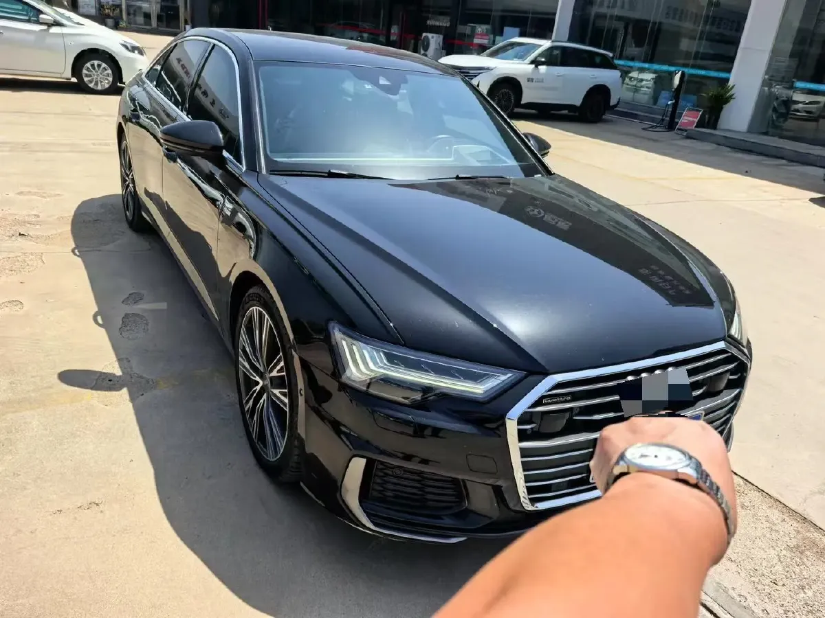 2022 Audi A6L 2.0T 224HP L4 7DCT,autocango,china used car exporter,china ev exporter,chinese used car exporter,chinese used ev exporter
