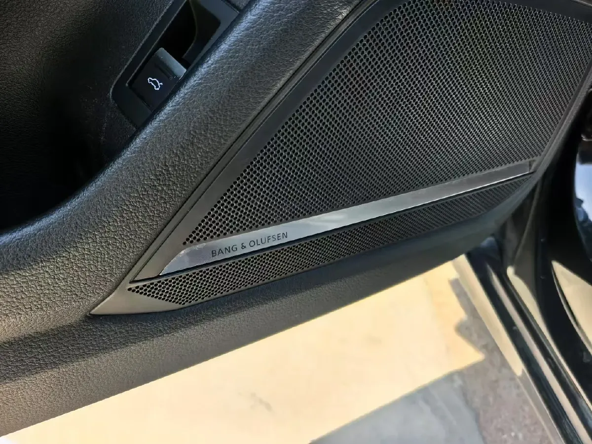 2022 Audi A6L 2.0T 224HP L4 7DCT,autocango,china used car exporter,china ev exporter,chinese used car exporter,chinese used ev exporter