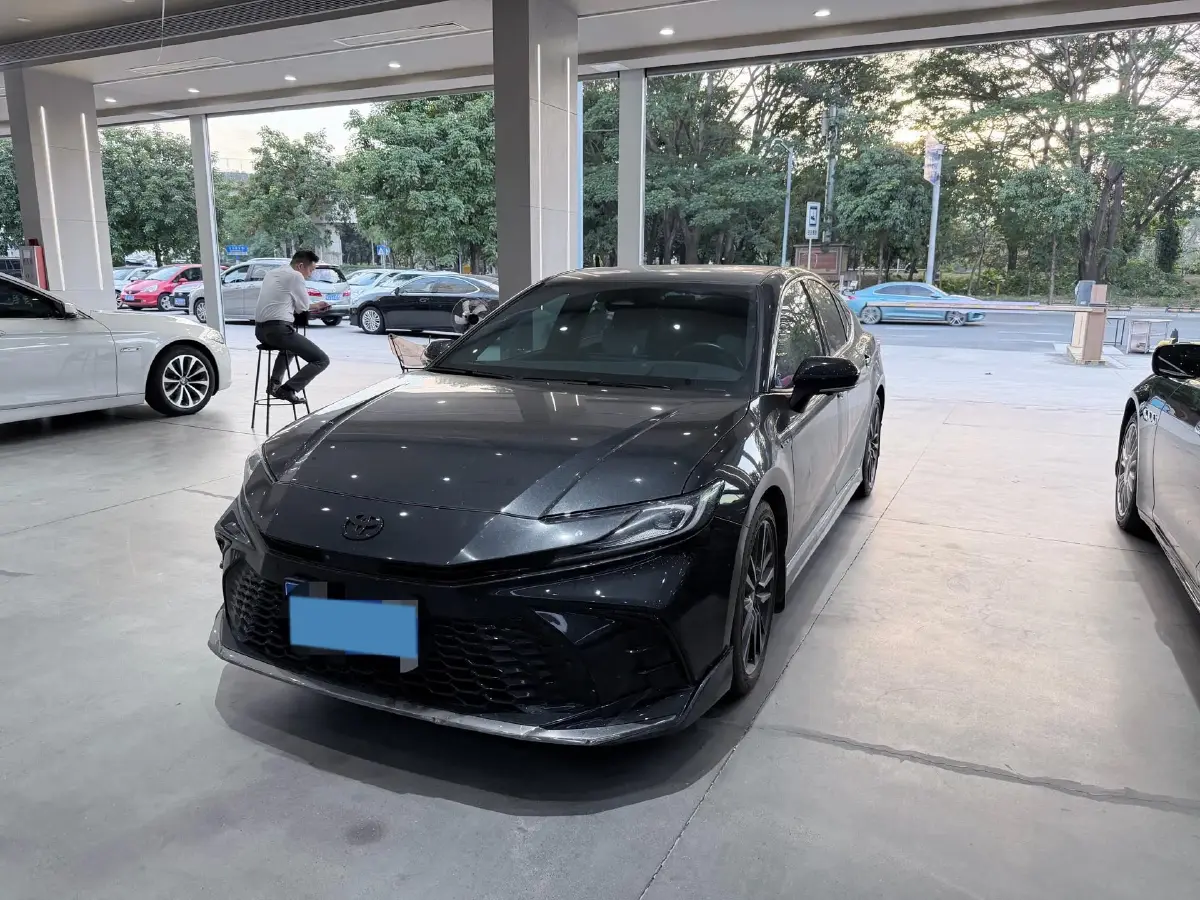 2024 Toyota Camry 2.5L 185HP L4 E-CVT Hybrid