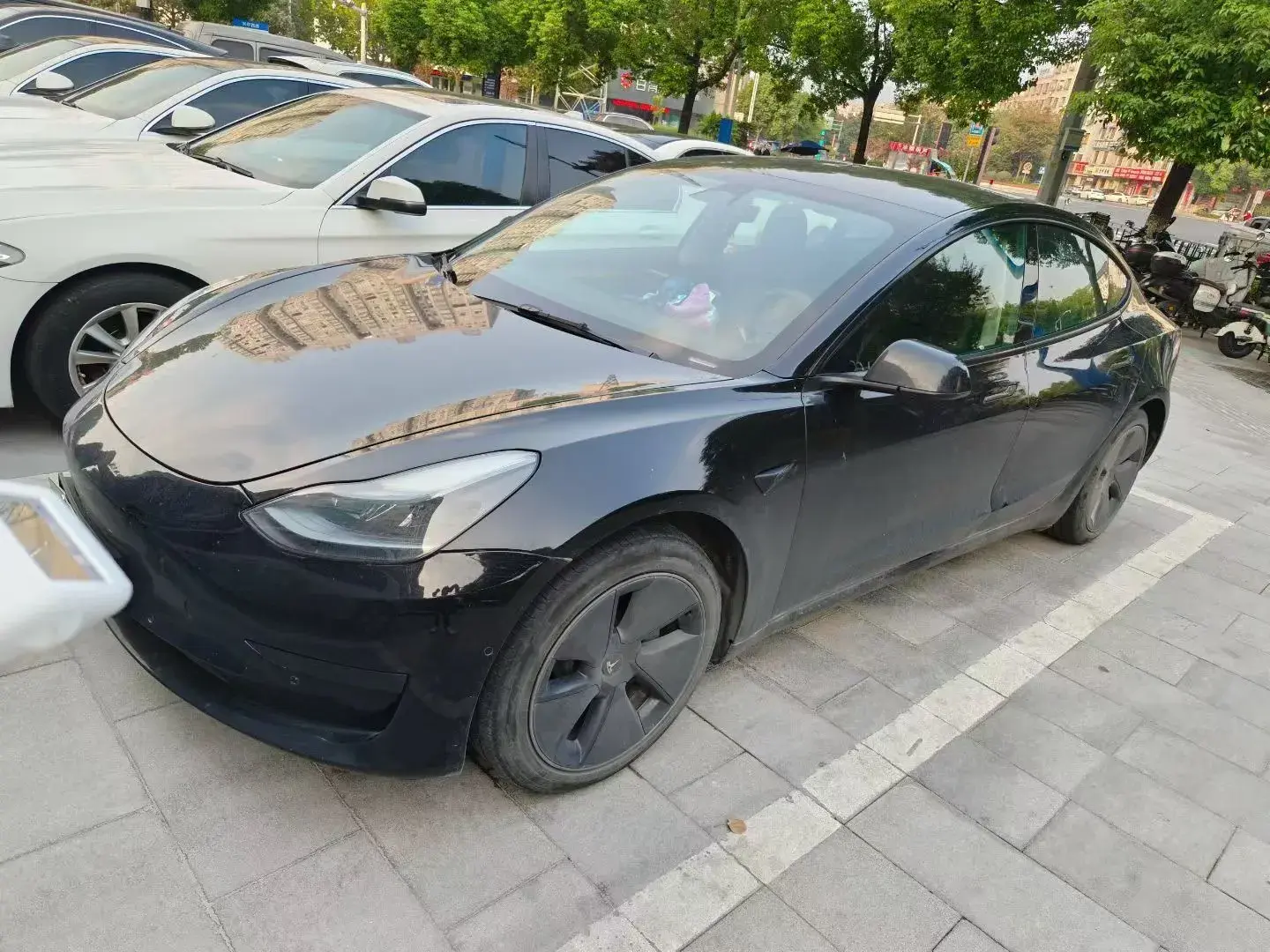 2020 TESLA MODEL view 1
