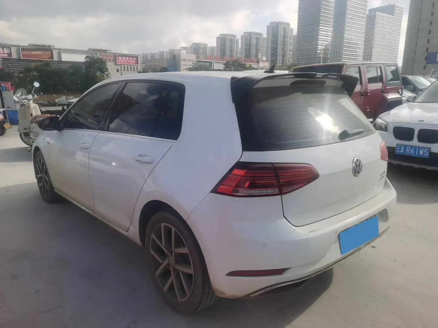 2020 VOLKSWAGEN GOLF thumbnail 4