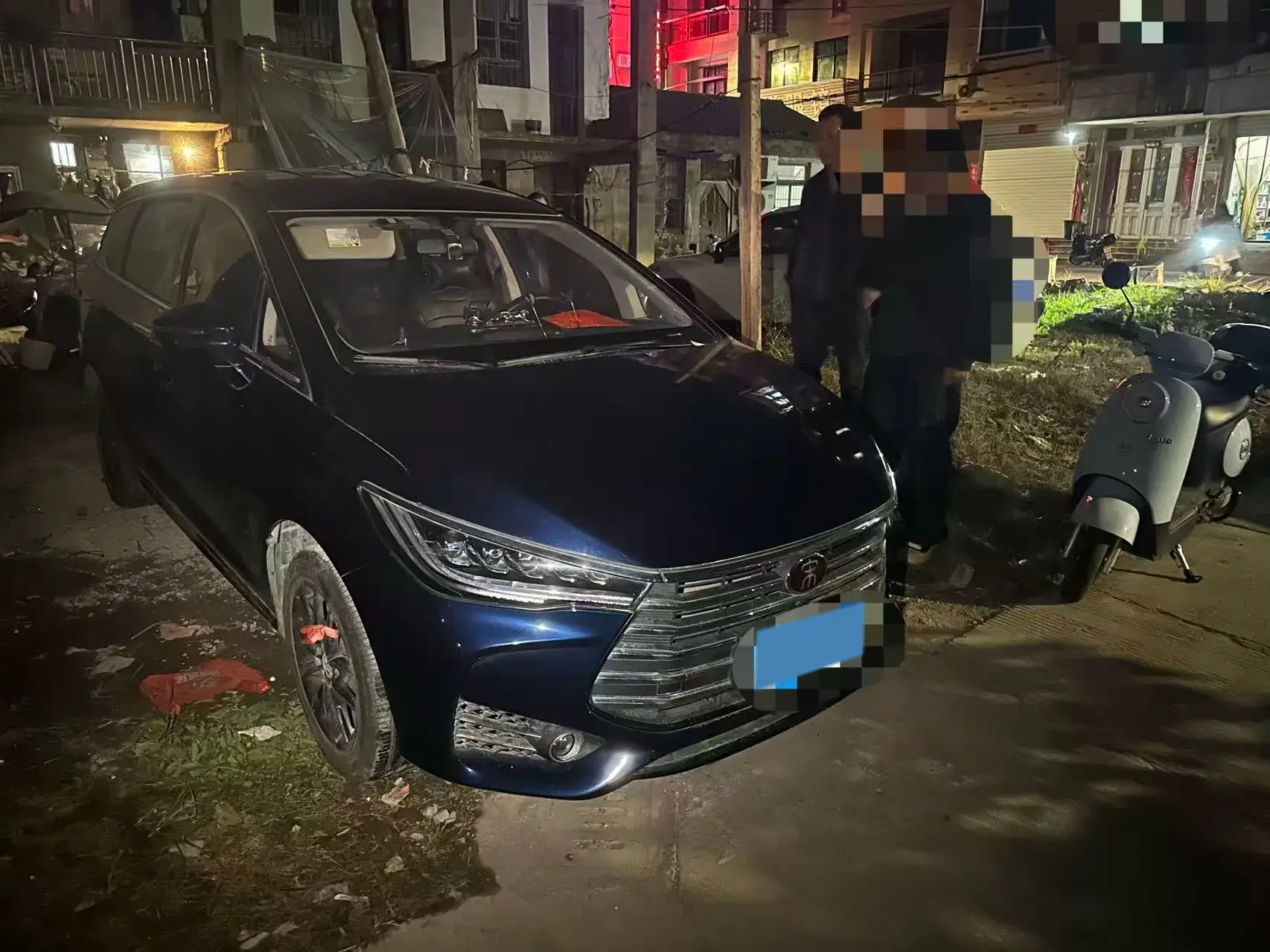 2017 BYD SONG thumbnail 2