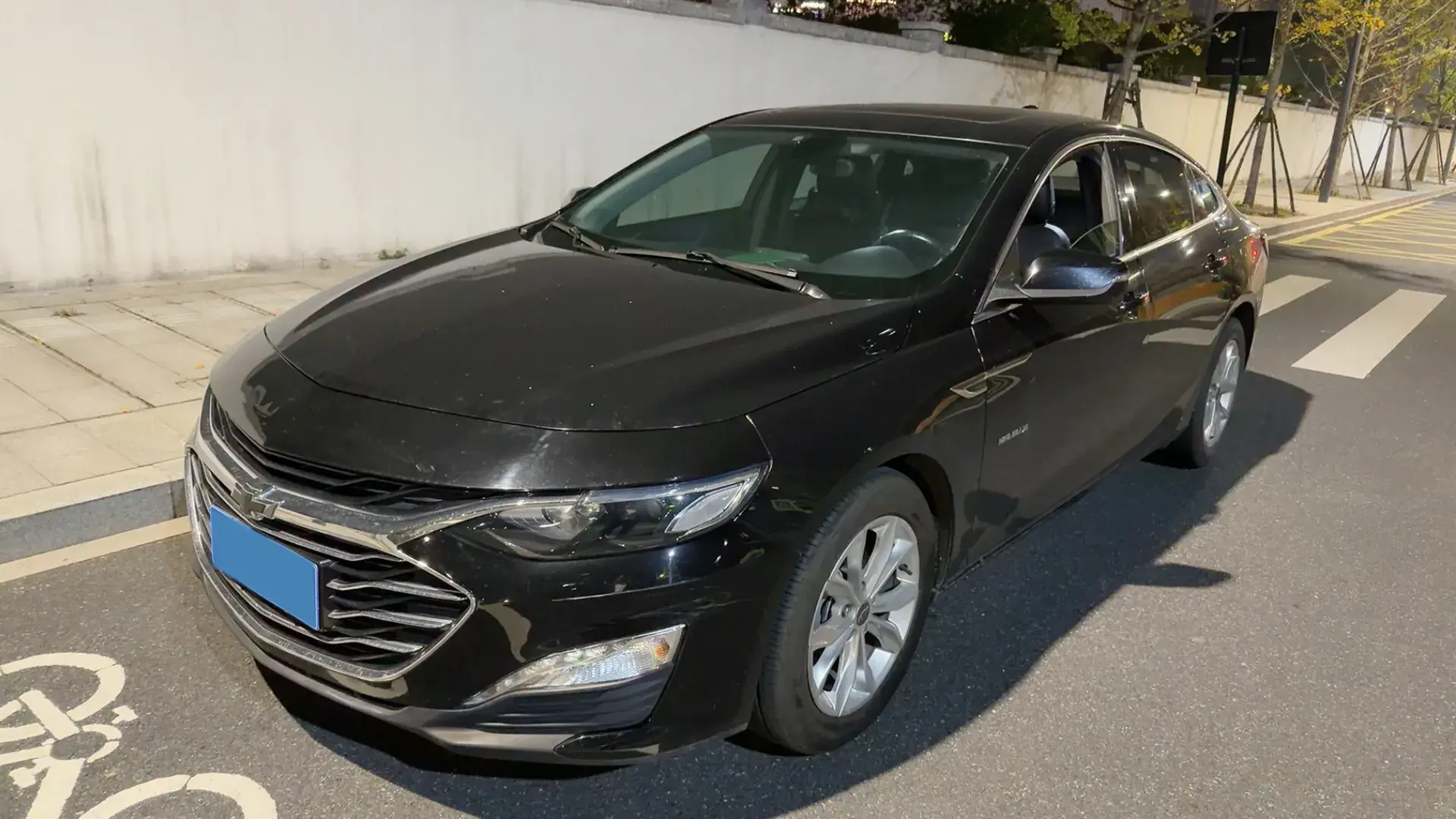 2021 CHEVROLET MALIBU view 1