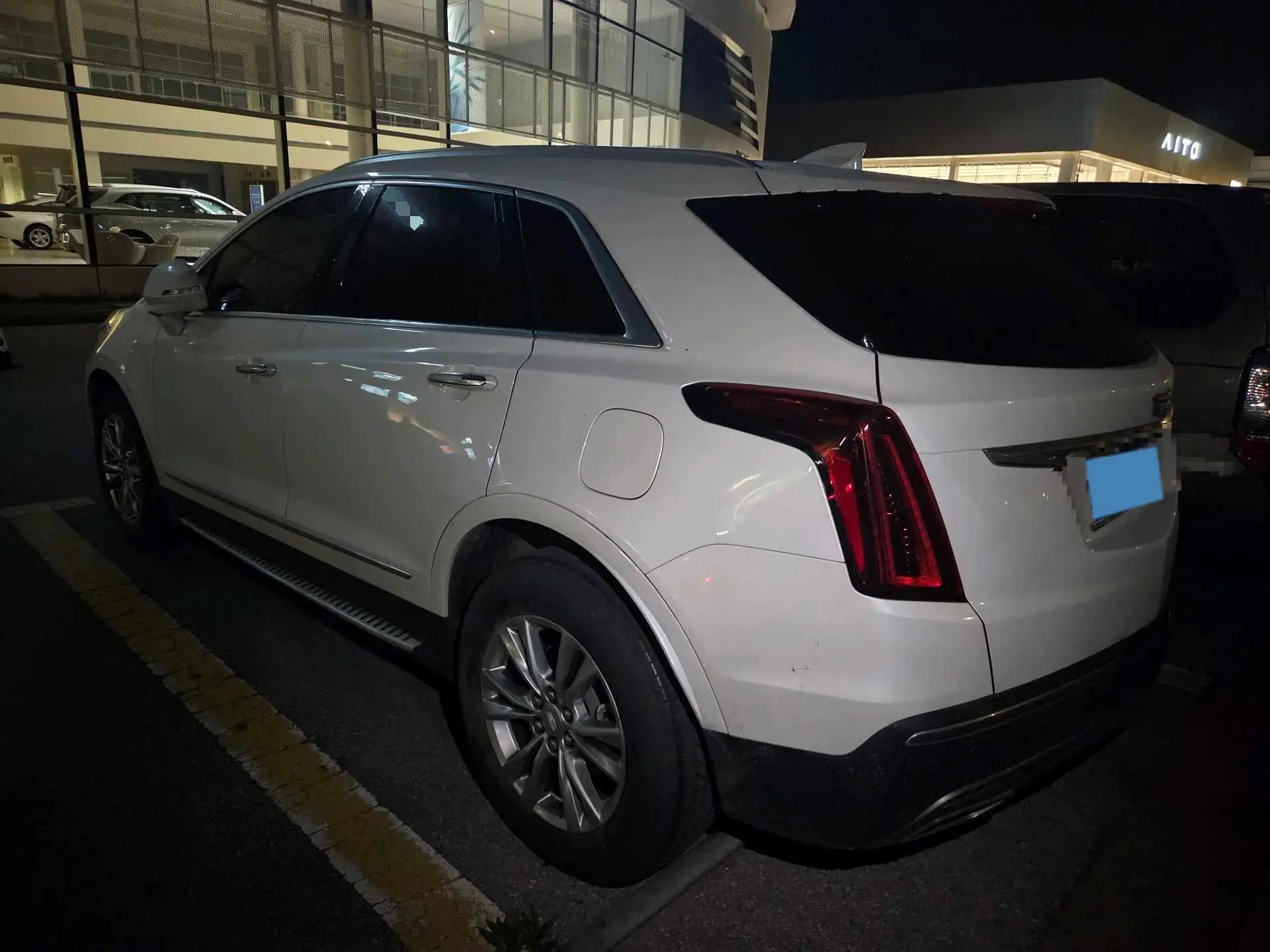 2021 CADILLAC XT5 thumbnail 4