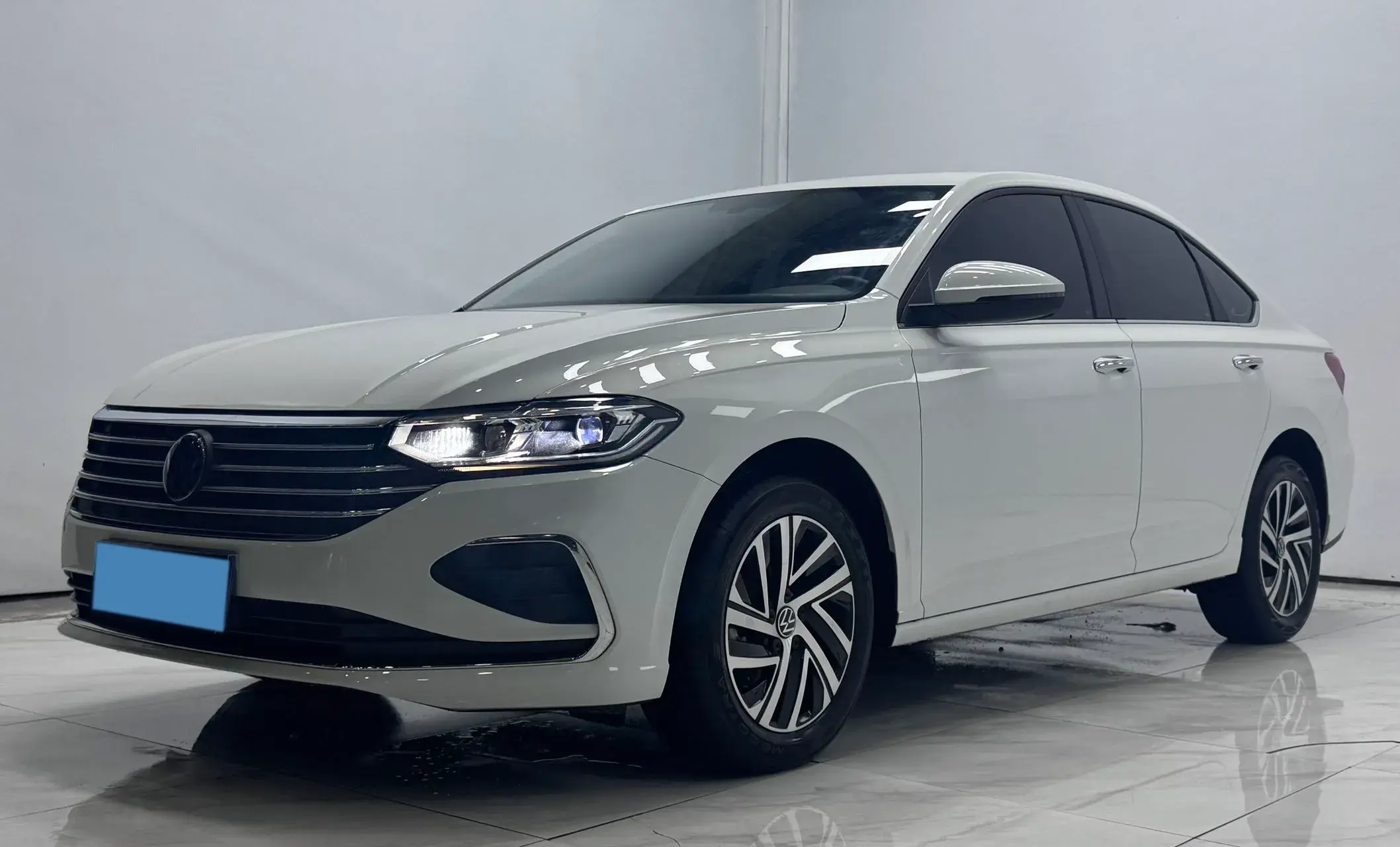 2022 VOLKSWAGEN LAVIDA view 1