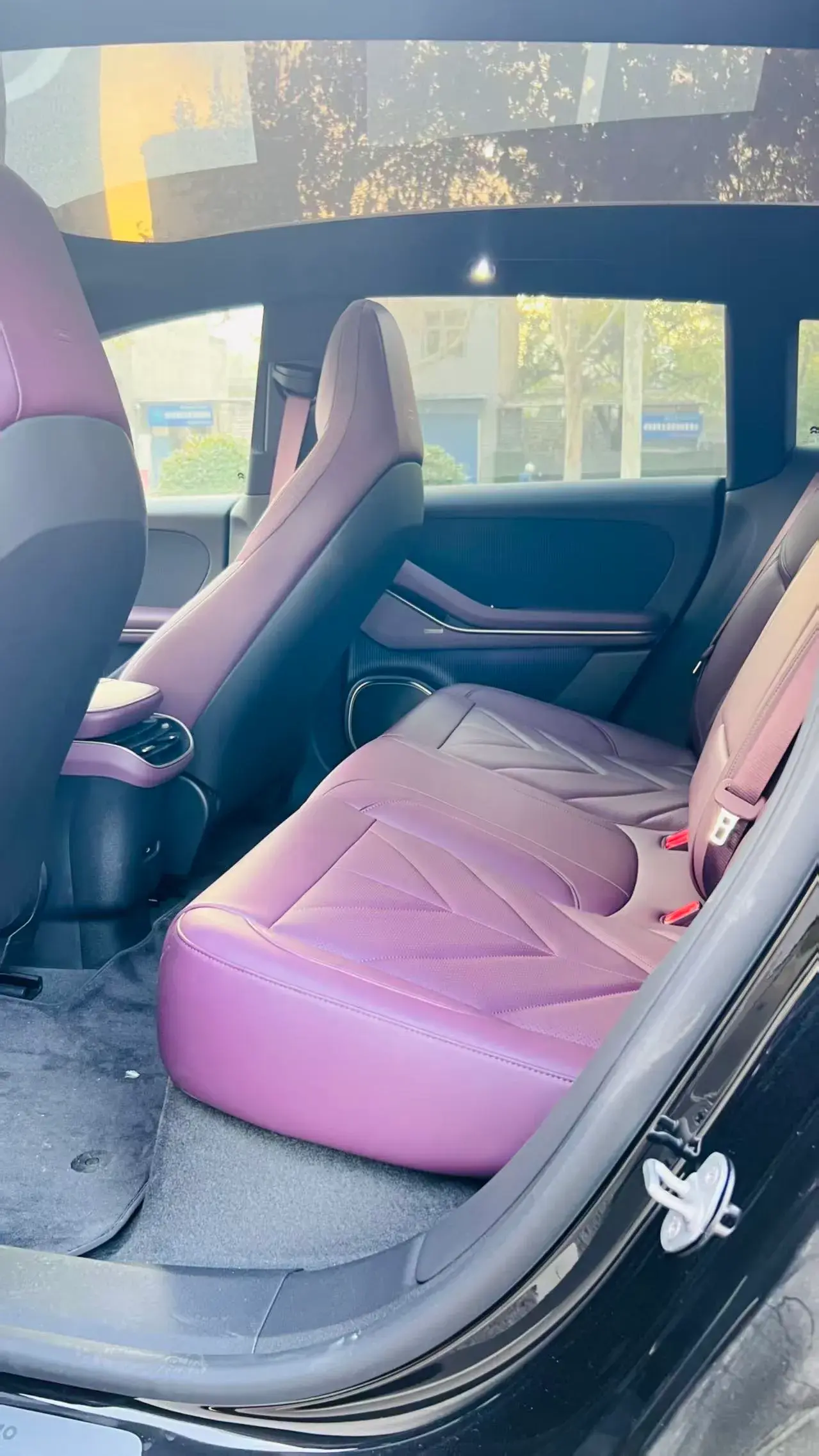 2025 NIO ET5T thumbnail 3