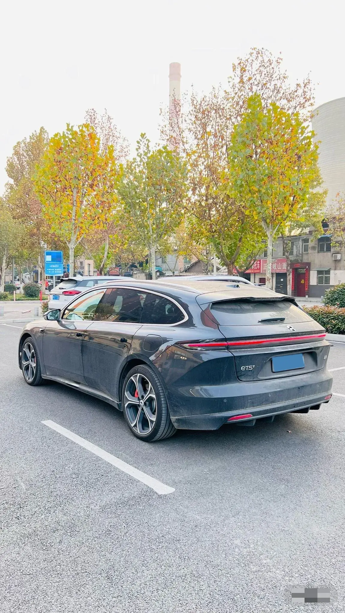 2025 NIO ET5T thumbnail 4