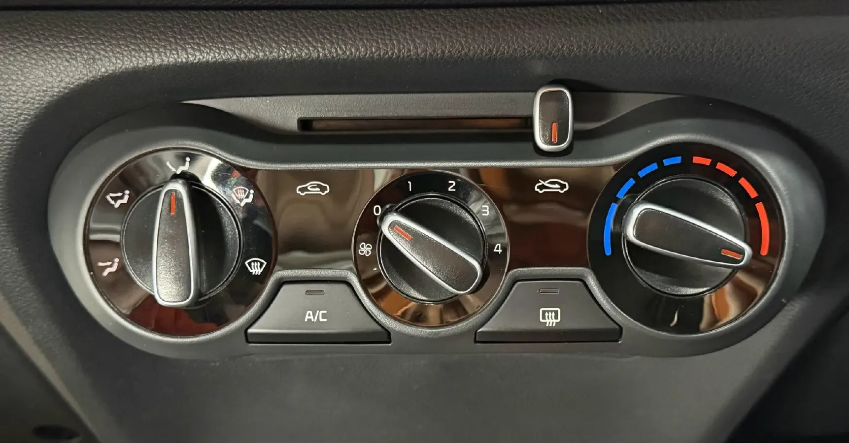 2021 Kia KX1 1.4L 100HP L4 6AT,autocango,china used car exporter,china ev exporter,chinese used car exporter,chinese used ev exporter