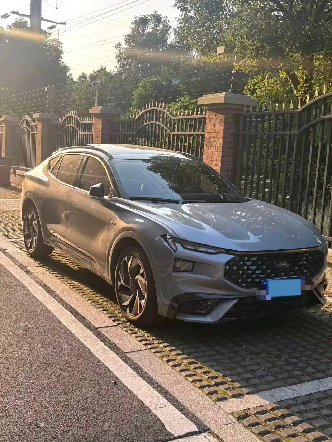 2024 Ford Mondeo 2.0T 288HP L4 E-CVT Hybrid,autocango,china used car exporter,china ev exporter,chinese used car exporter,chinese used ev exporter