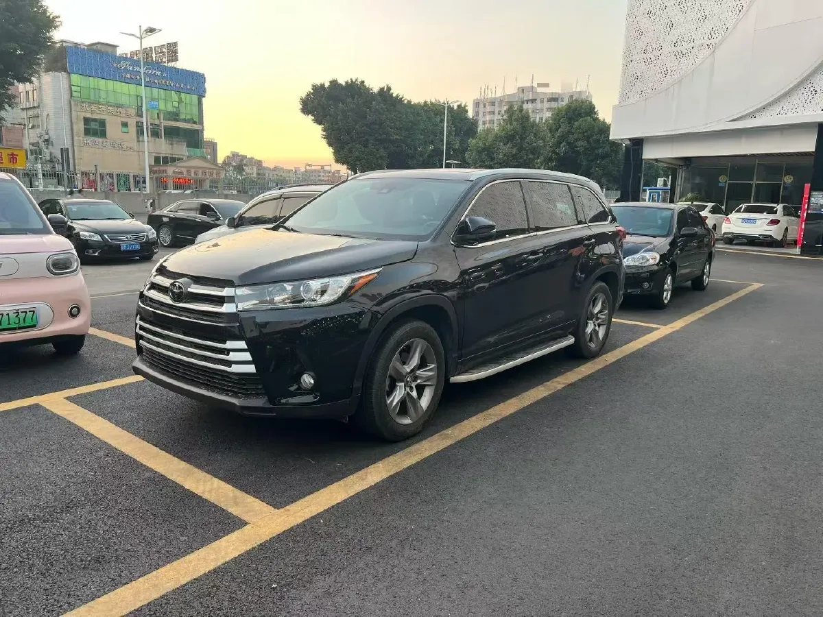 2021 Toyota Highlander 2.0T 220HP L4 6AT,autocango,china used car exporter,china ev exporter,chinese used car exporter,chinese used ev exporter