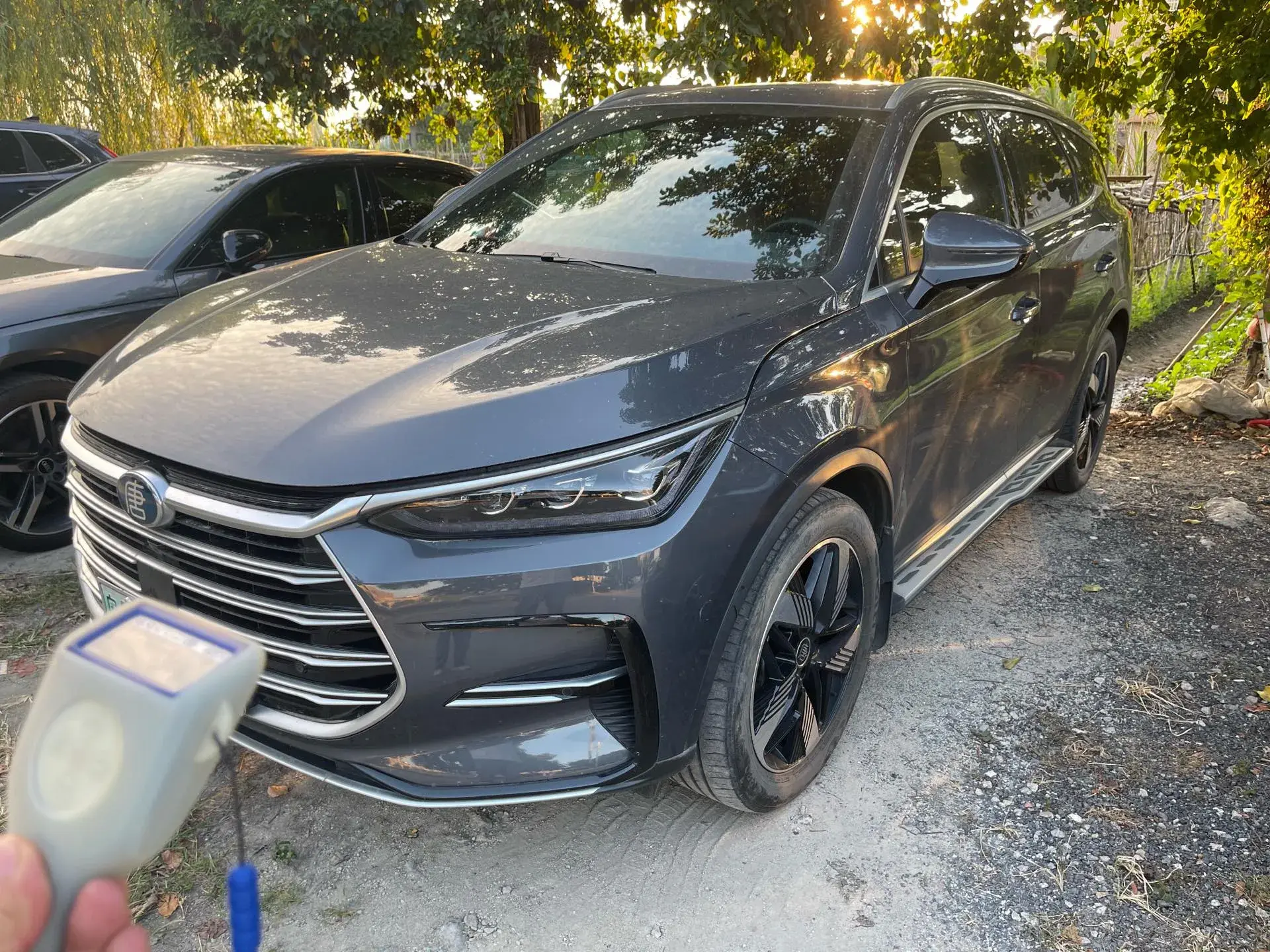 2023 BYD TANG view 1