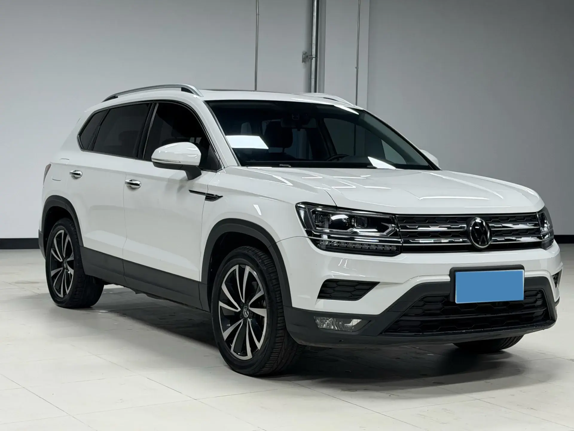 2022 VOLKSWAGEN THARU thumbnail 3