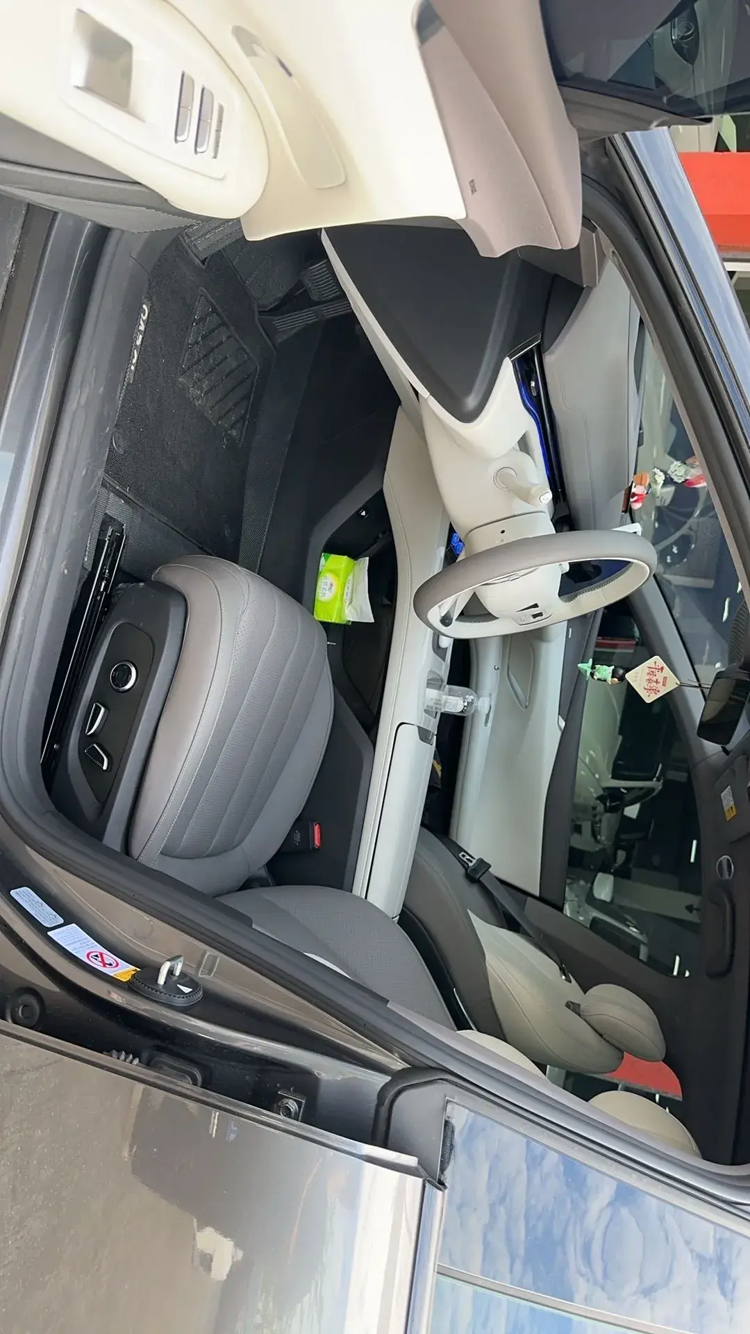 2025 DEEPAL L07 thumbnail 3