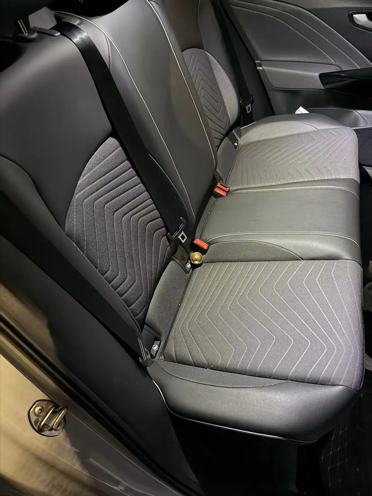 2024 VOLKSWAGEN ID.3 thumbnail 4