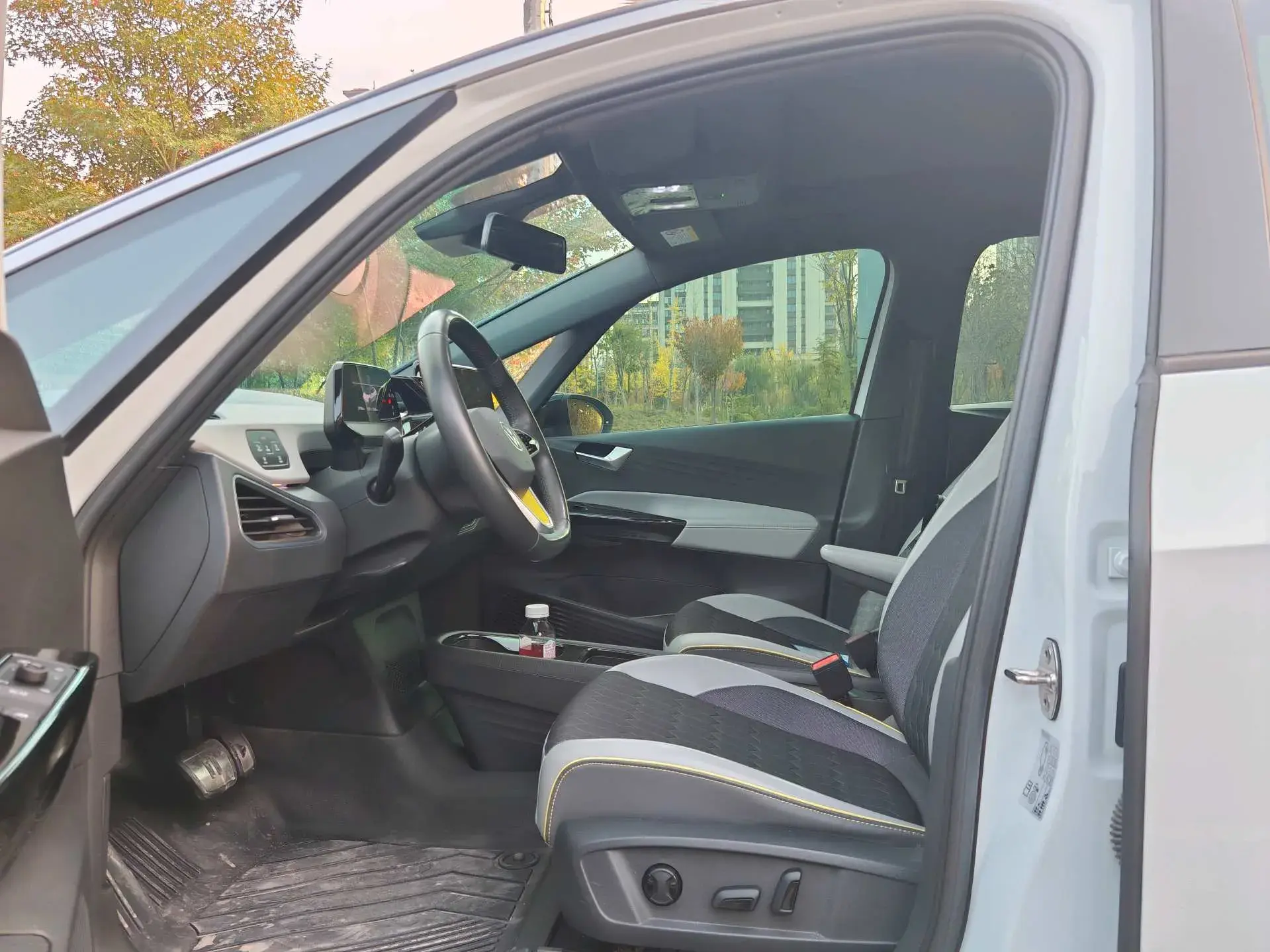 2023 VOLKSWAGEN ID.3 thumbnail 4