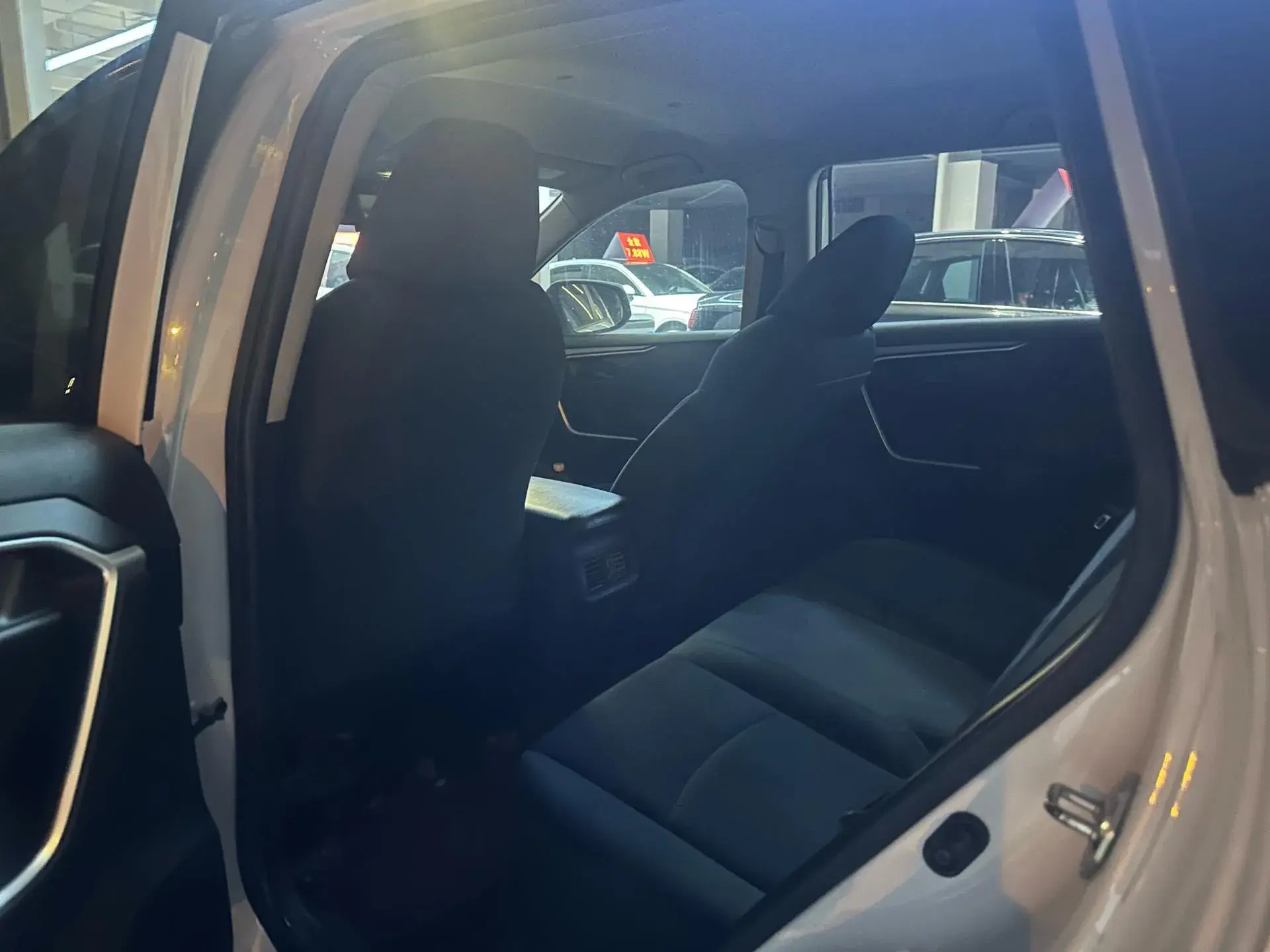 2022 TOYOTA RAV4 thumbnail 4