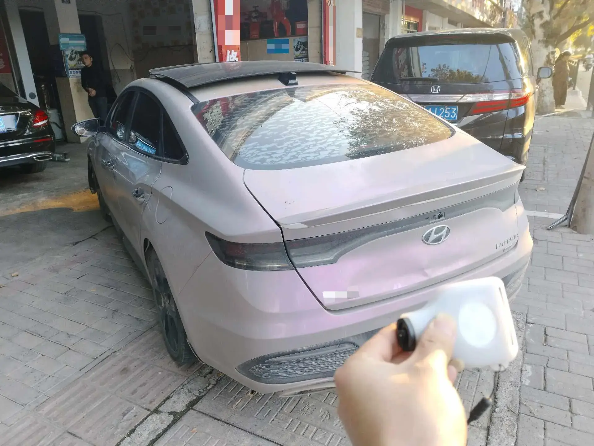 2019 HYUNDAI LA thumbnail 4