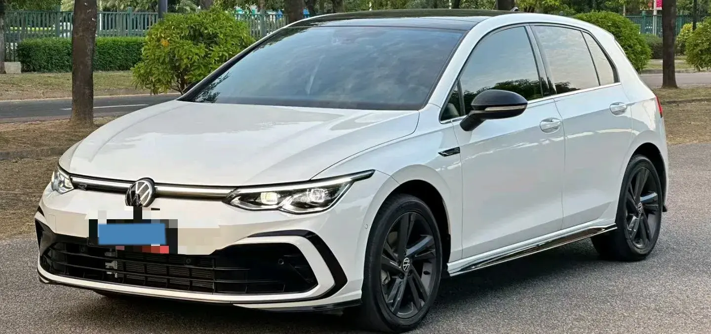 2021 VOLKSWAGEN GOLF view 1