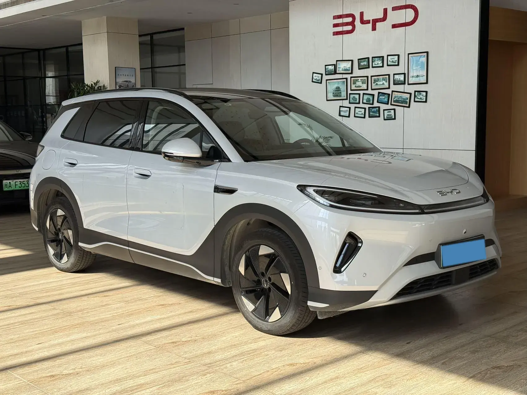 2025 BYD SEA thumbnail 3