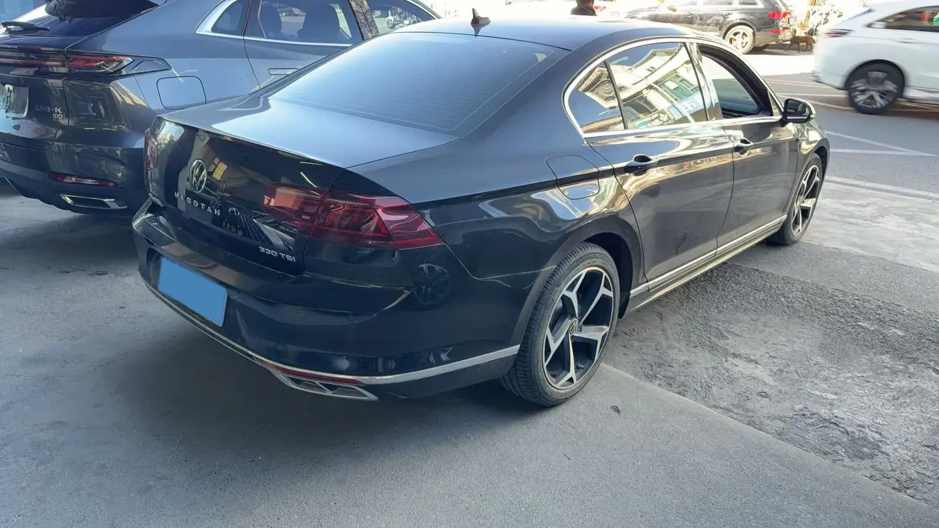 2023 VOLKSWAGEN MAGOTAN thumbnail 4