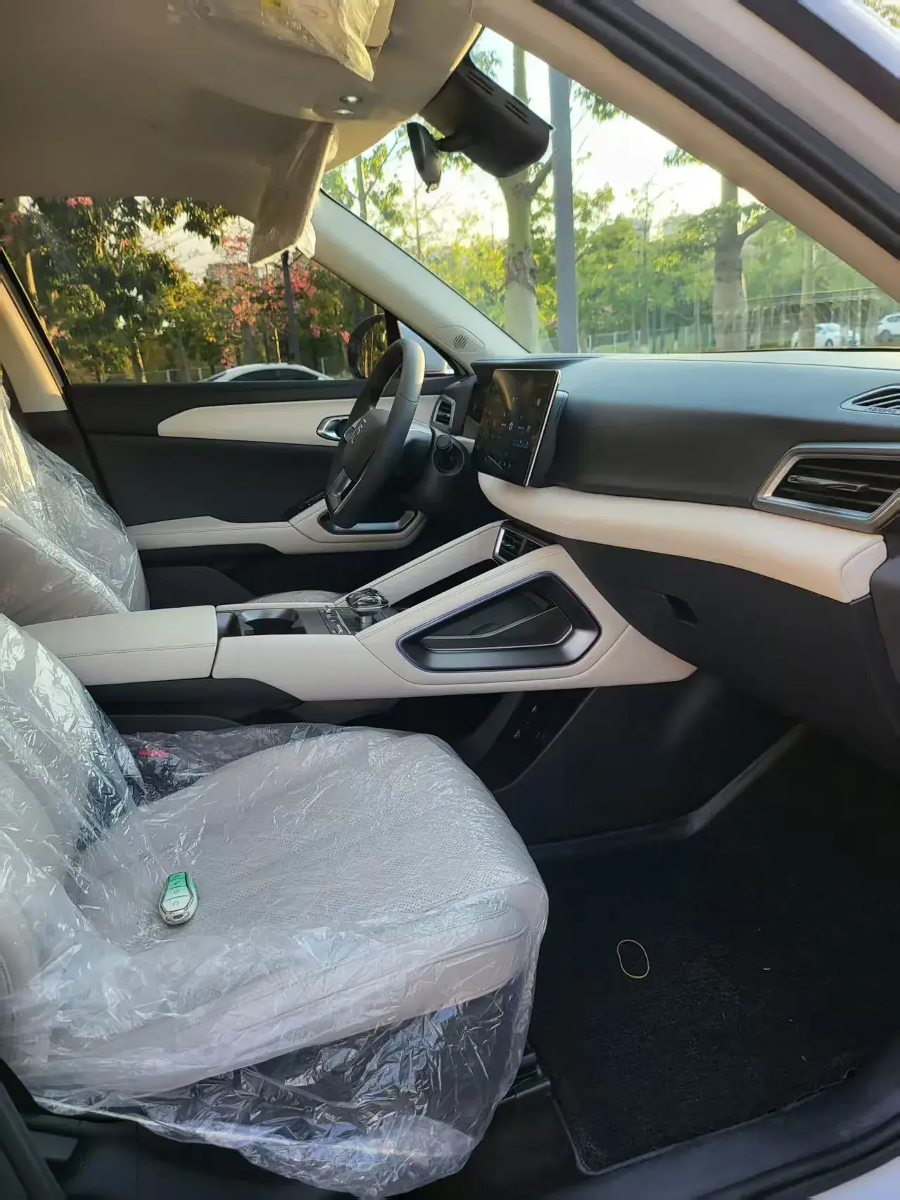 2024 BYD YUANUP thumbnail 4