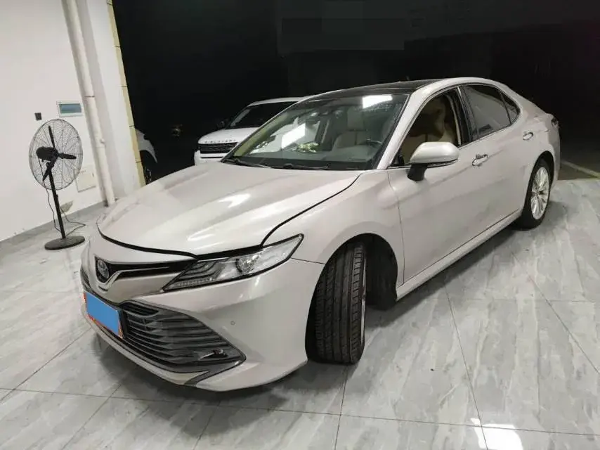 2019 Toyota Camry 2.5L 209HP L4 8AT