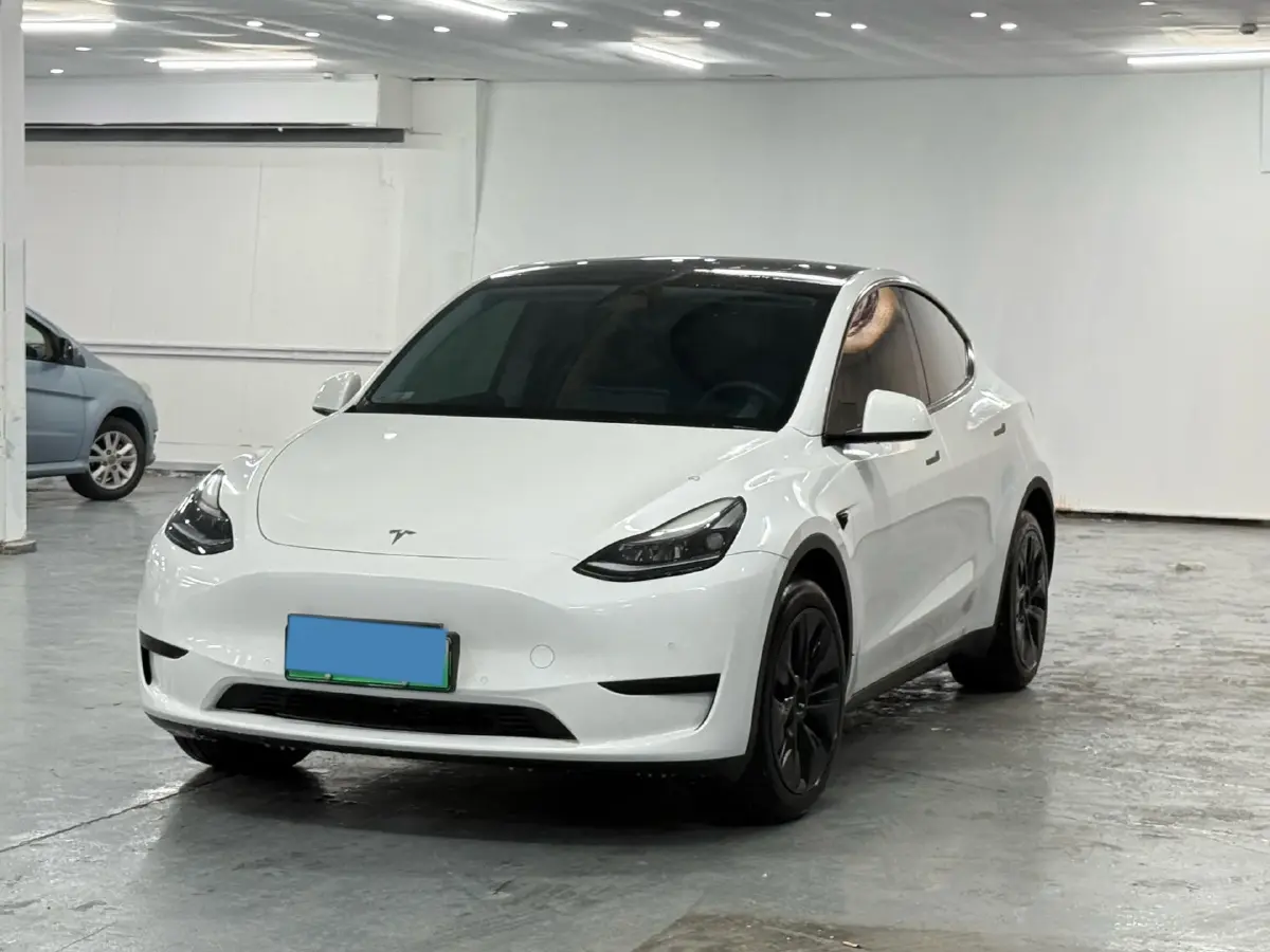 2024 Tesla Model Y BEV 60KWH